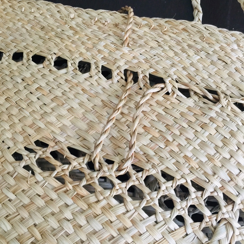 Straw bag, long double-strap, oversized - Picture 7 of 10